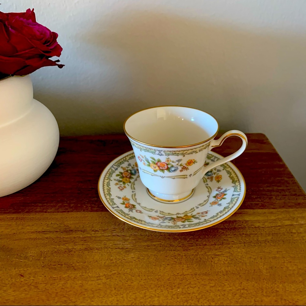 Homage 7236 Noritake vintage saucer /w handle set